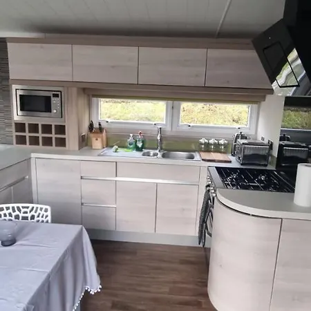 Lynton Lodges Evanton Exterior photo